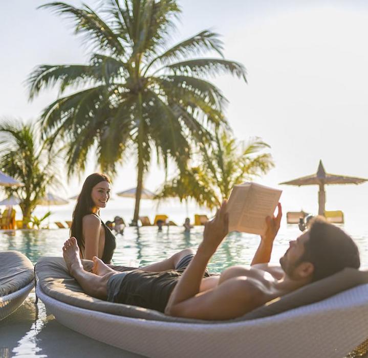 Waves Pool Bar